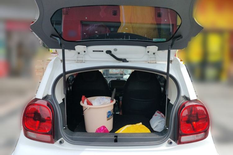 Used Roewe Clever 2022 311km QiQi BoBo Edition Trunk