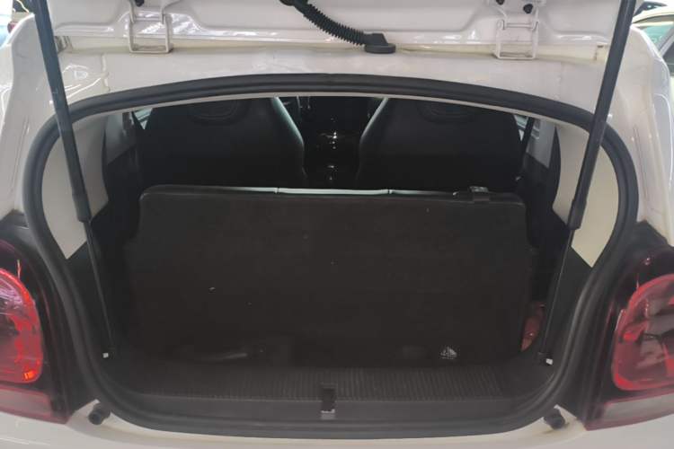 Used Roewe Clever 2022 311km QiQi BoBo Edition Trunk