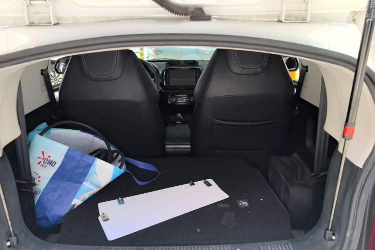 Used Roewe Clever 2022 311km QiQi BoBo Edition Trunk