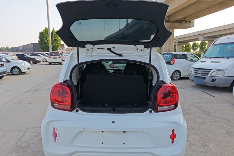 Used Roewe Clever 2022 311km QiQi BoBo Edition Trunk