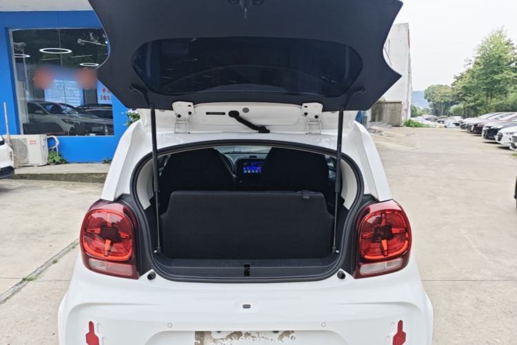 Used Roewe Clever 2022 311km QiQi BoBo Edition Trunk