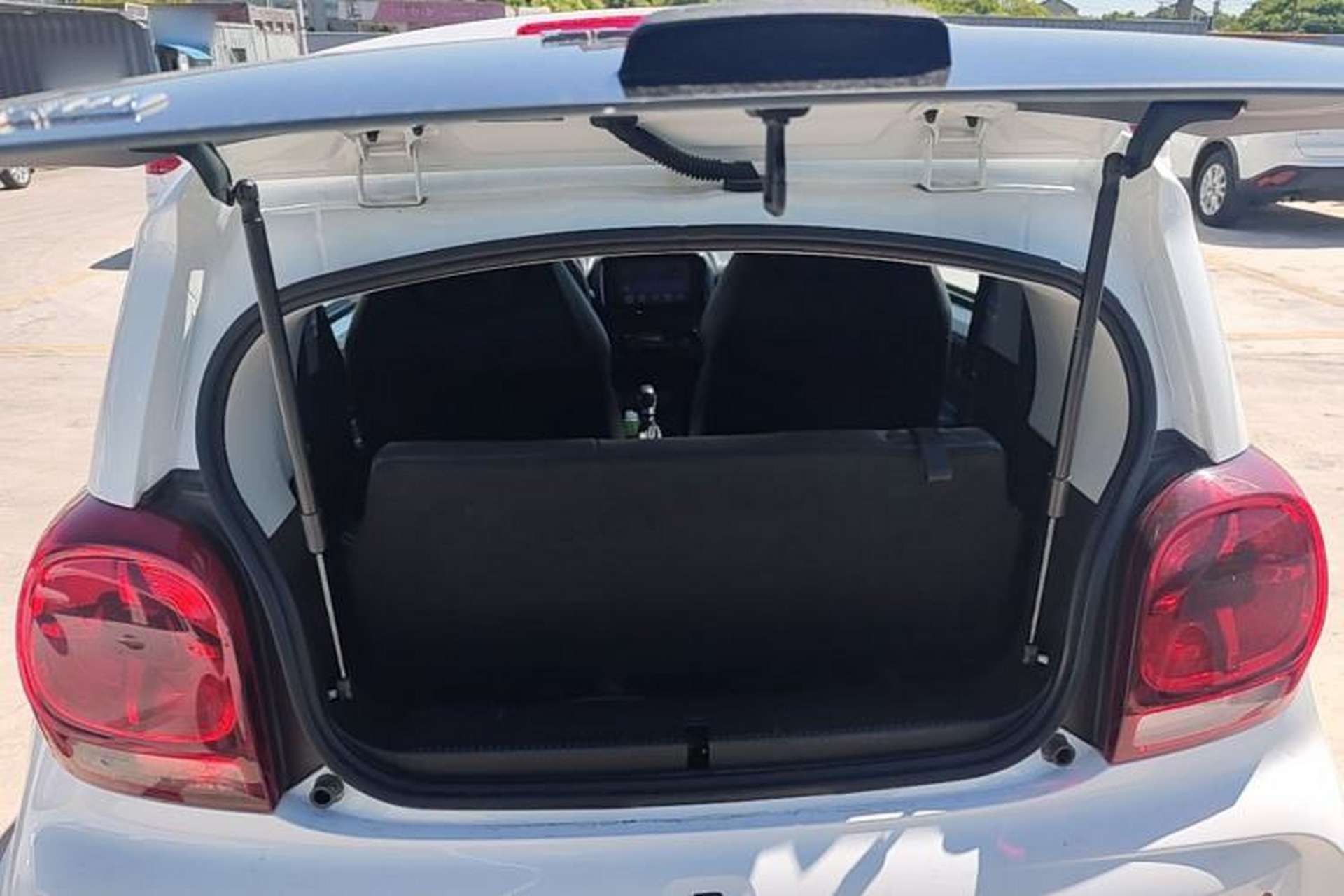 Used Roewe Clever 2022 311km QiQi BoBo Edition Trunk