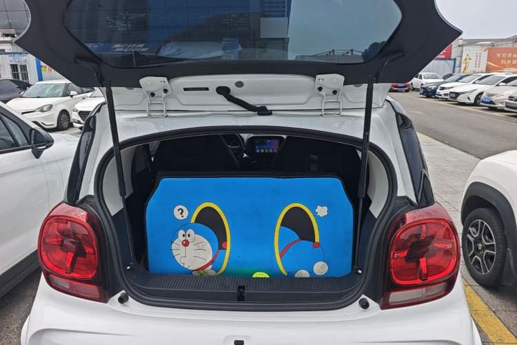 Used Roewe Clever 2022 311km QiQi BoBo Edition Trunk