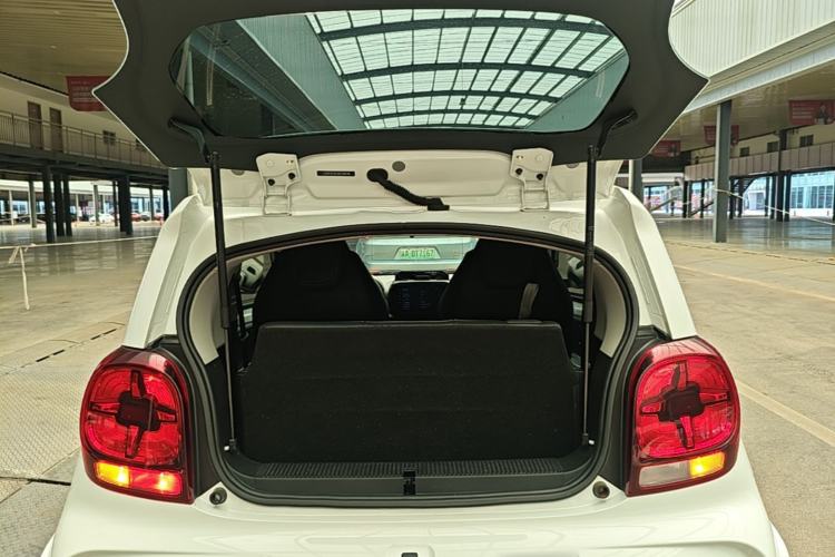 Used Roewe Clever 2022 311km QiQi BoBo Edition Trunk