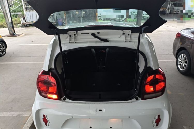 Used Roewe Clever 2022 311km QiQi BoBo Edition Trunk