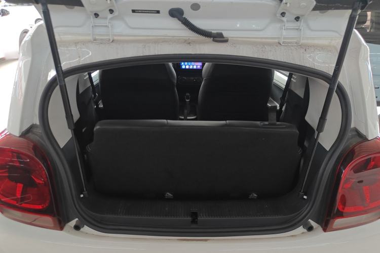 Used Roewe Clever 2022 311km QiQi BoBo Edition Trunk