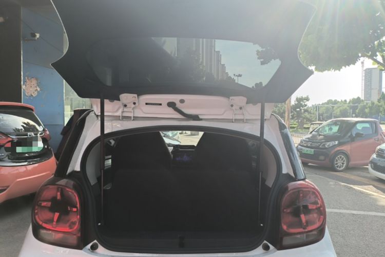 Used Roewe Clever 2022 311km QiQi BoBo Edition Trunk