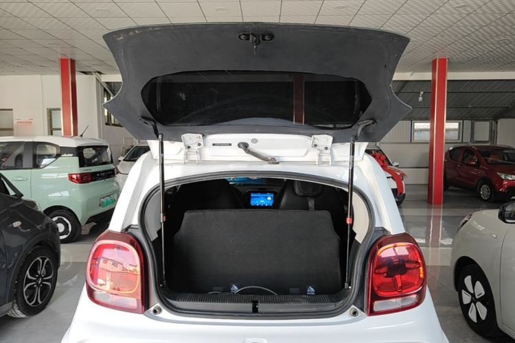 Used Roewe Clever 2022 311km QiQi BoBo Edition Trunk