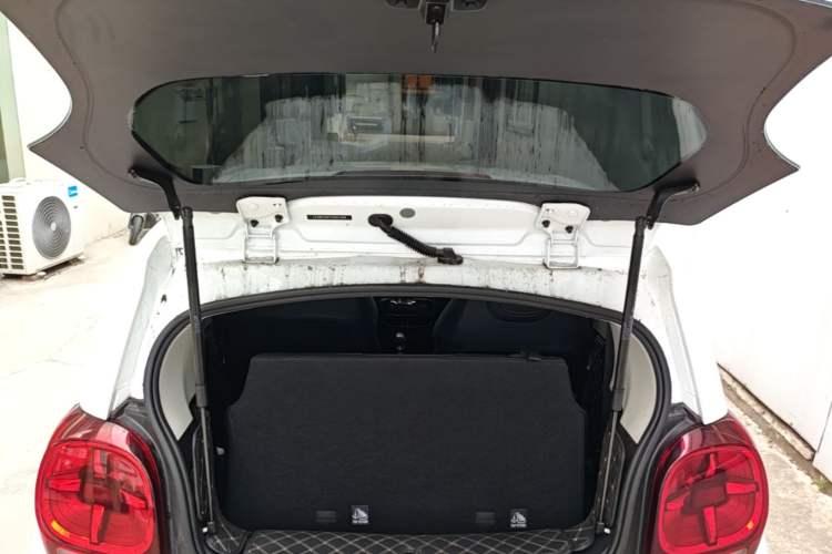 Used Roewe Clever 2022 311km QiQi BoBo Edition Trunk