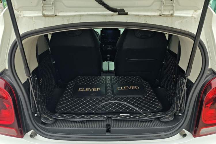 Used Roewe Clever 2022 311km QiQi BoBo Edition Trunk