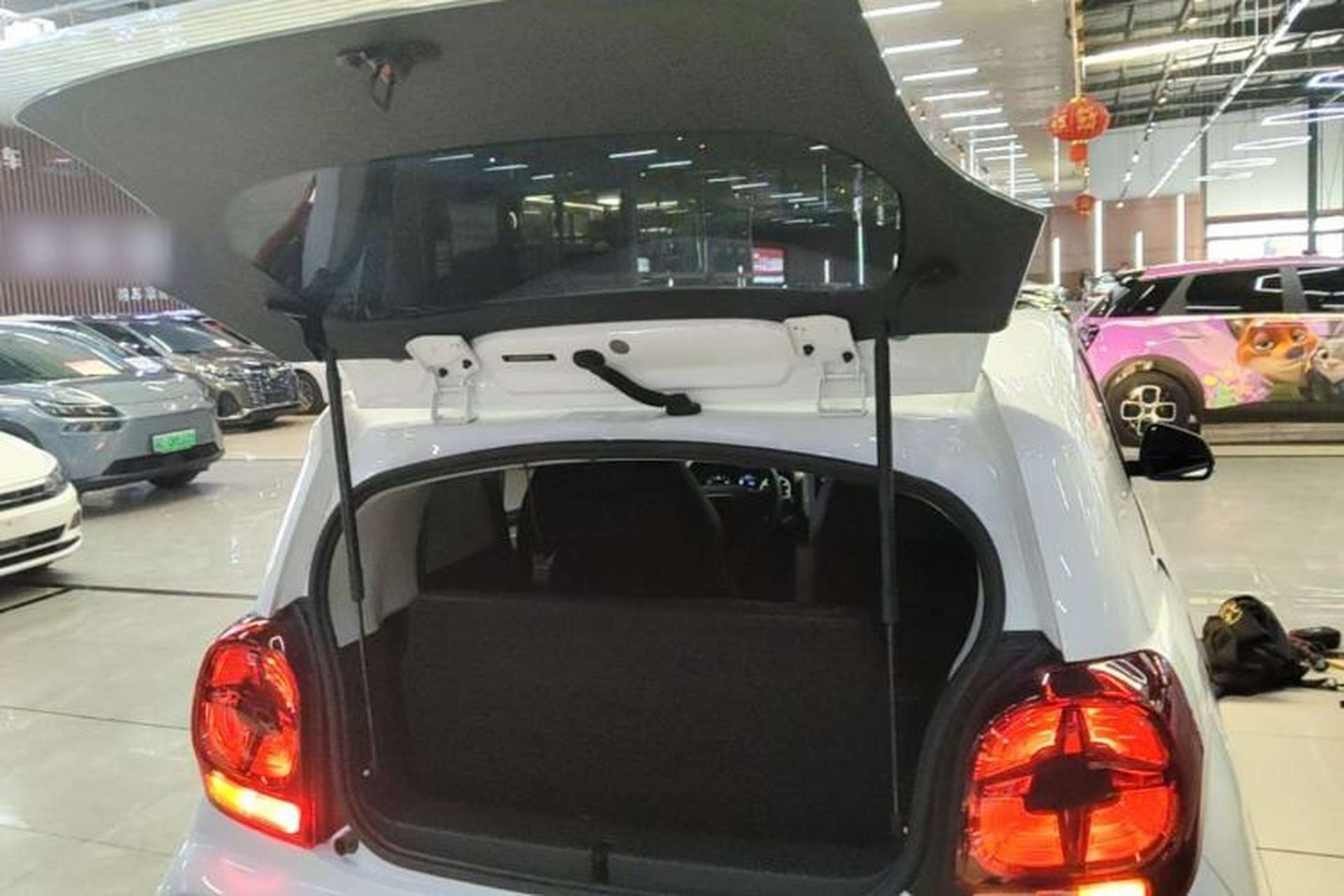 Used Roewe Clever 2022 311km QiQi BoBo Edition Trunk