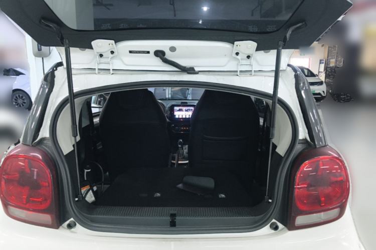 Used Roewe Clever 2022 311km QiQi BoBo Edition Trunk