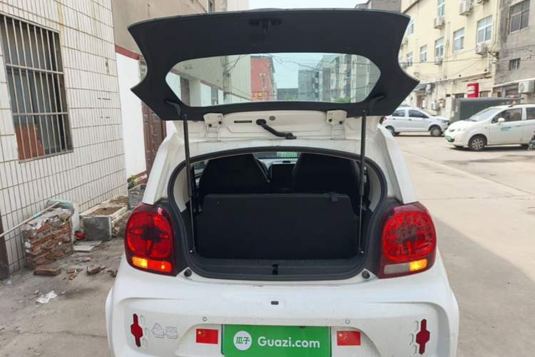 Used Roewe Clever 2022 311km QiQi BoBo Edition Trunk