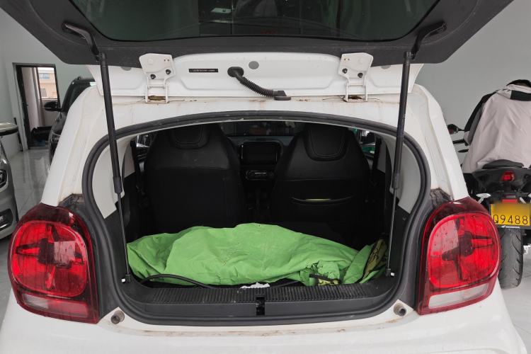 Used Roewe Clever 2022 311km QiQi BoBo Edition Trunk