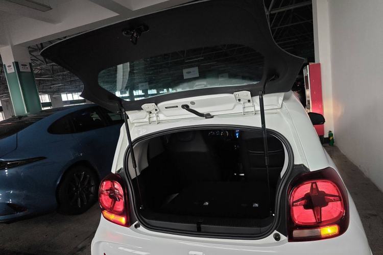 Used Roewe Clever 2022 311km QiQi BoBo Edition Trunk