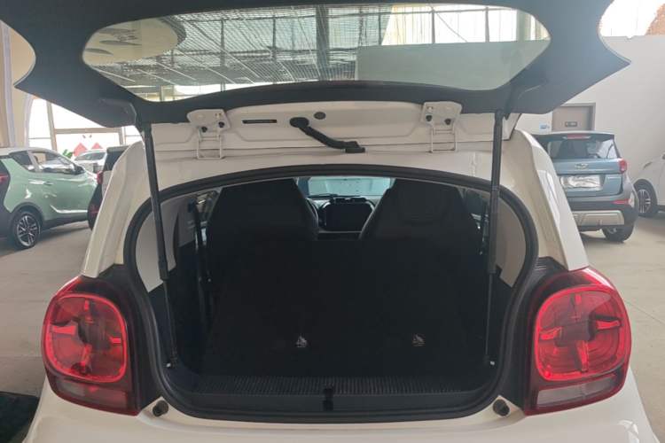 Used Roewe Clever 2022 311km QiQi BoBo Edition Trunk