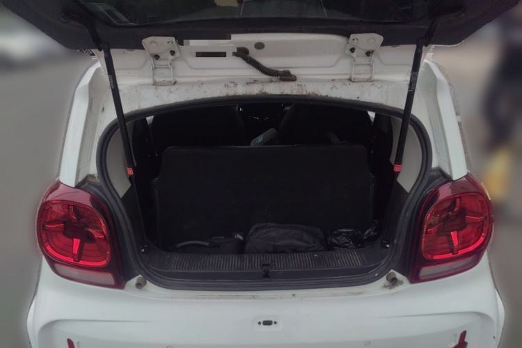 Used Roewe Clever 2022 311km QiQi BoBo Edition Trunk