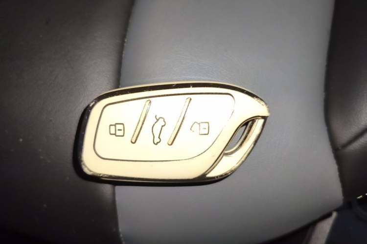 Used Roewe Clever 2022 311km QiQi BoBo Edition Vehicle Key
