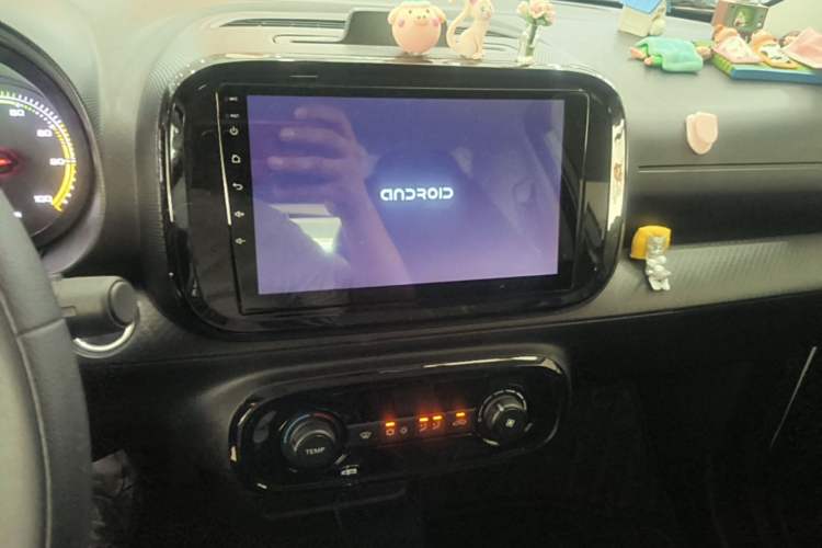 Used Roewe Clever 2022 311km QiQi BoBo Edition Audio And AC Panel
