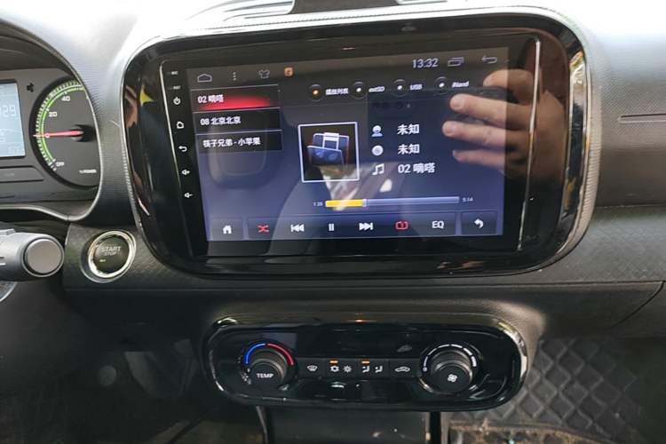 Used Roewe Clever 2022 311km QiQi BoBo Edition Audio And AC Panel