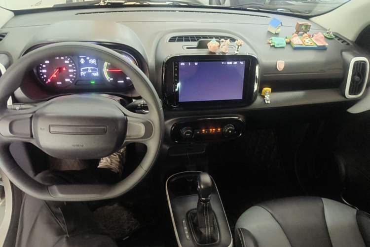 Used Roewe Clever 2022 311km QiQi BoBo Edition Center Console