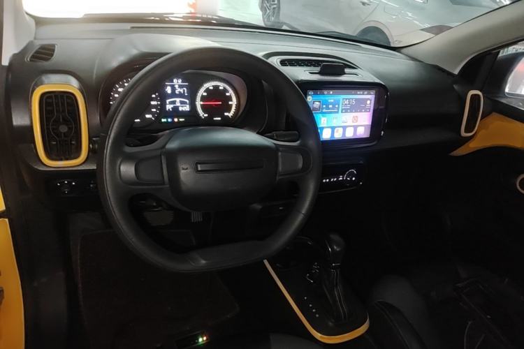 Used Roewe Clever 2022 311km QiQi BoBo Edition Center Console