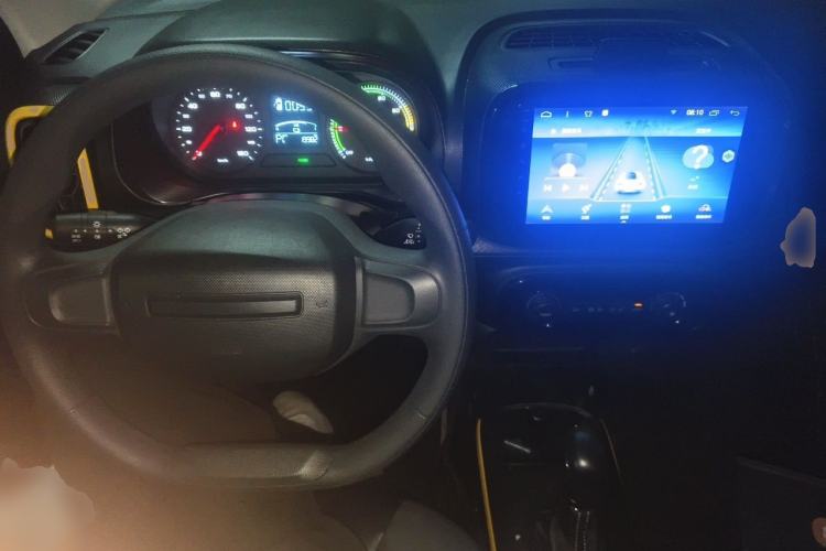 Used Roewe Clever 2022 311km QiQi BoBo Edition Center Console