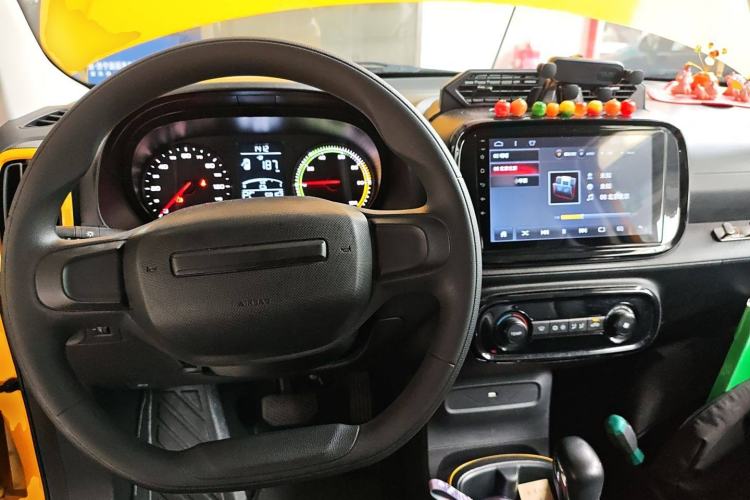 Used Roewe Clever 2022 311km QiQi BoBo Edition Center Console