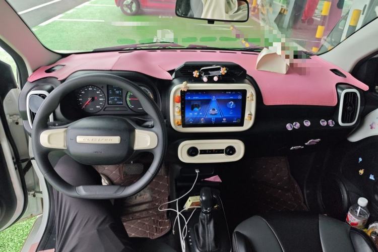 Used Roewe Clever 2022 311km QiQi BoBo Edition Center Console