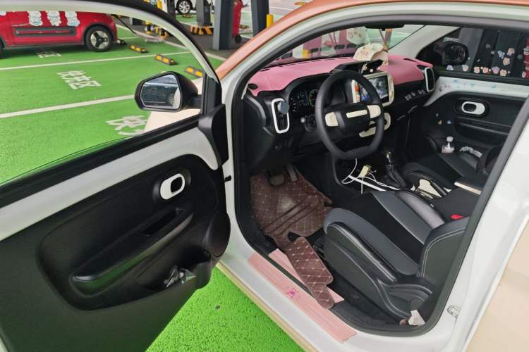 Used Roewe Clever 2022 311km QiQi BoBo Edition Driver Seat