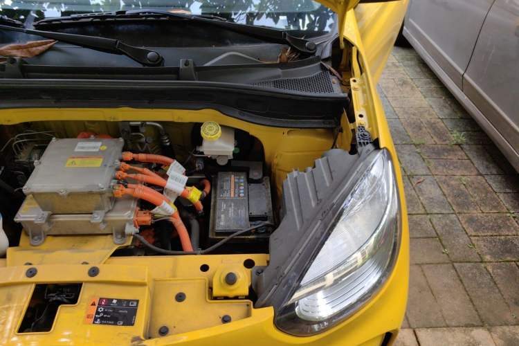 Used Roewe Clever 2022 311km QiQi BoBo Edition Engine Bay Left