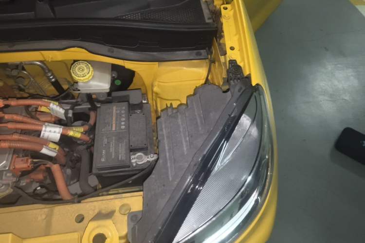 Used Roewe Clever 2022 311km QiQi BoBo Edition Engine Bay Left
