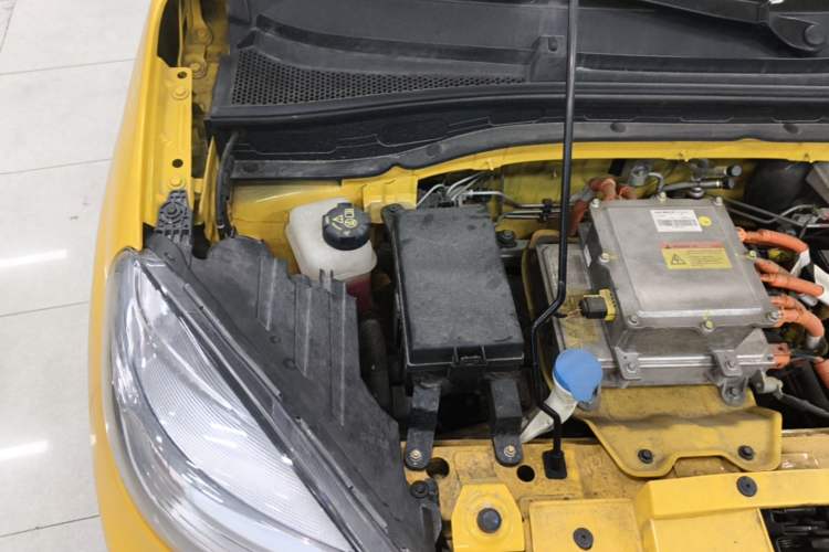 Used Roewe Clever 2022 311km QiQi BoBo Edition Engine Bay Right