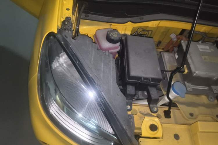 Used Roewe Clever 2022 311km QiQi BoBo Edition Engine Bay Right