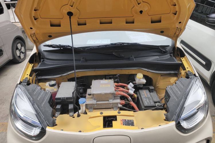 Used Roewe Clever 2022 311km QiQi BoBo Edition Engine Bay