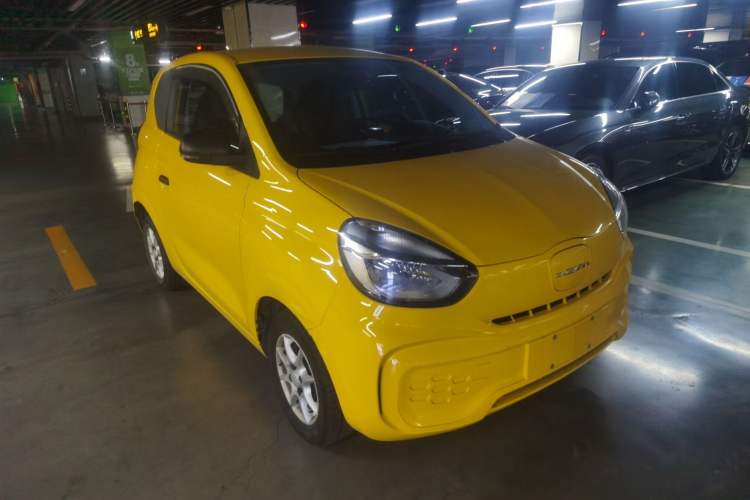 Used Roewe Clever 2022 311km QiQi BoBo Edition Front Right 45 Deg