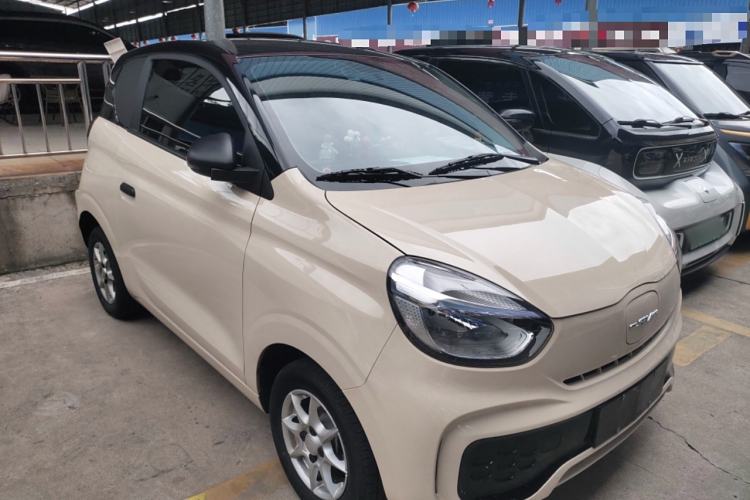 Used Roewe Clever 2022 311km QiQi BoBo Edition Front Right 45 Deg