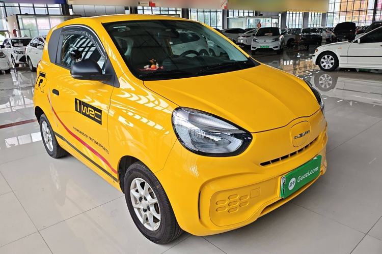 Used Roewe Clever 2022 311km QiQi BoBo Edition Front Right 45 Deg