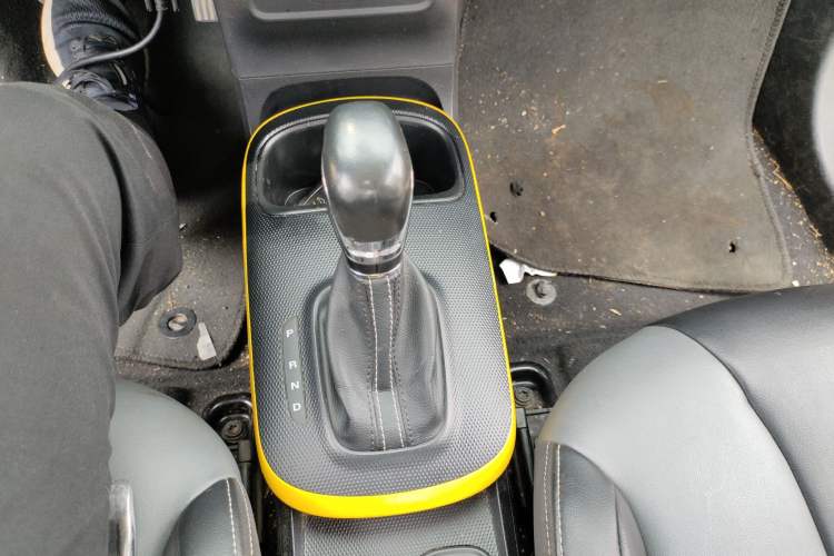 Used Roewe Clever 2022 311km QiQi BoBo Edition Gear Lever
