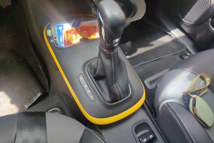 Used Roewe Clever 2022 311km QiQi BoBo Edition Gear Lever