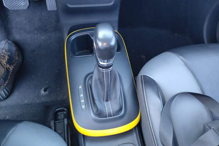 Used Roewe Clever 2022 311km QiQi BoBo Edition Gear Lever