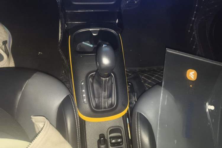 Used Roewe Clever 2022 311km QiQi BoBo Edition Gear Lever