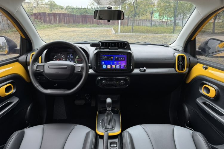 Used Roewe Clever 2022 311km QiQi BoBo Edition Interior 1