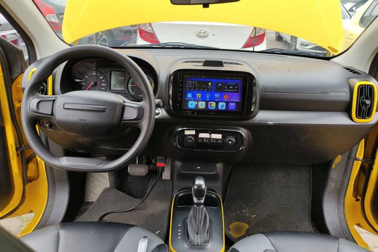 Used Roewe Clever 2022 311km QiQi BoBo Edition Interior 2