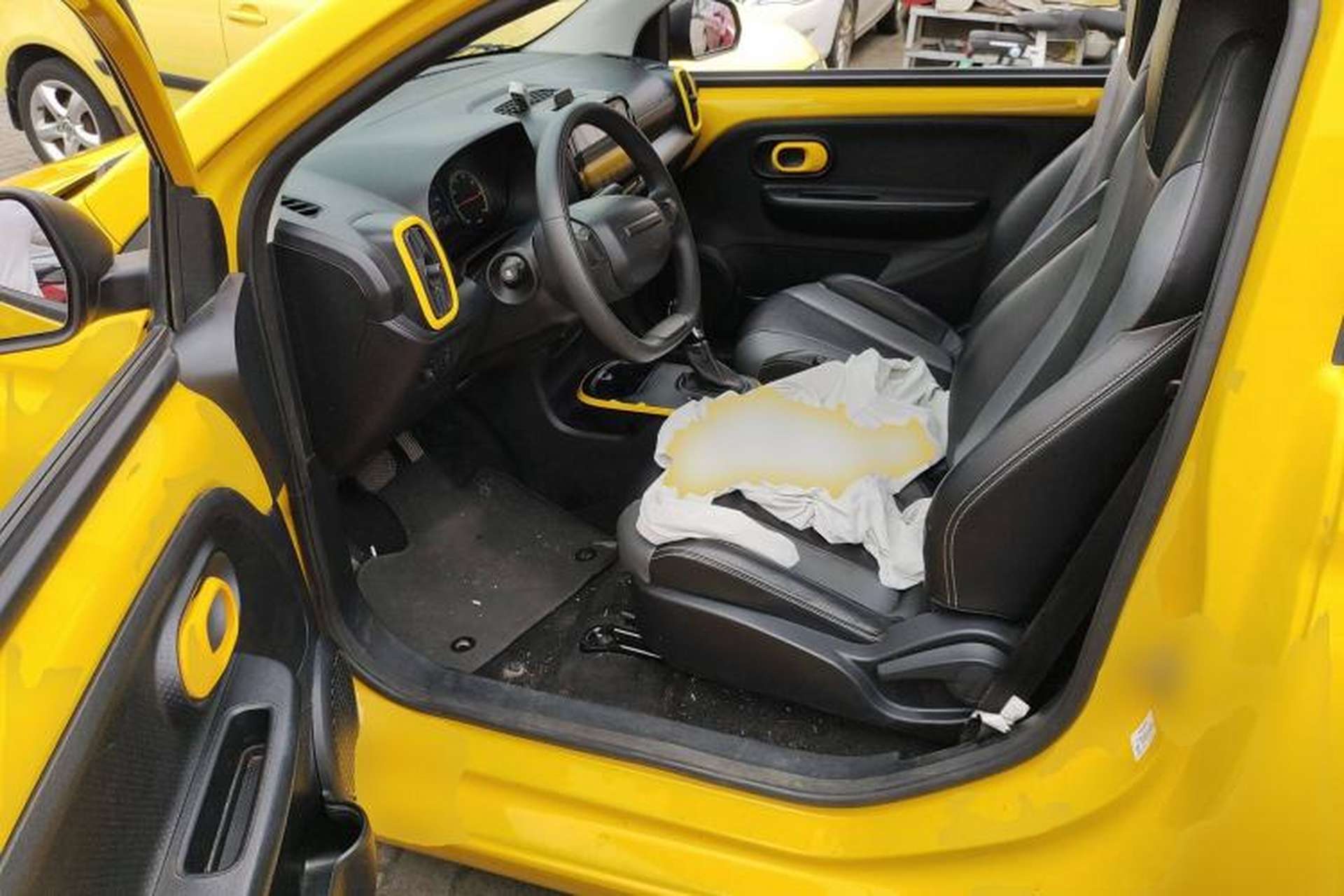 Used Roewe Clever 2022 311km QiQi BoBo Edition Interior 3