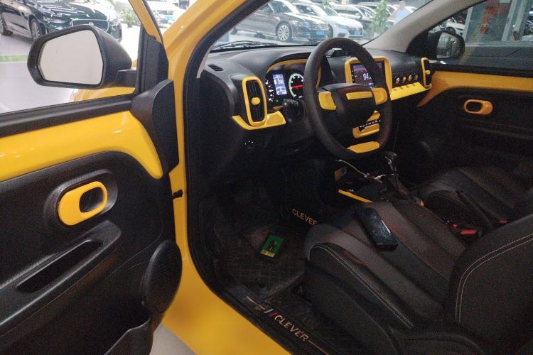 Used Roewe Clever 2022 311km QiQi BoBo Edition Interior 3