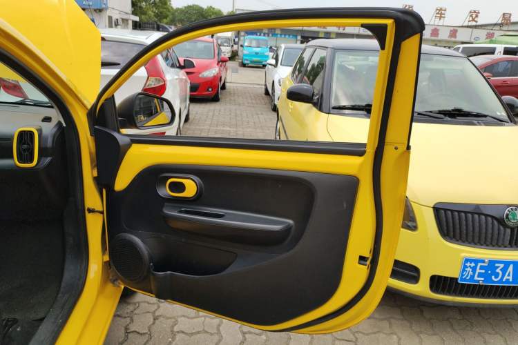 Used Roewe Clever 2022 311km QiQi BoBo Edition Interior 5