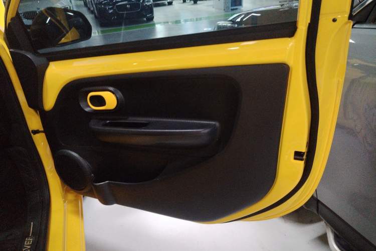 Used Roewe Clever 2022 311km QiQi BoBo Edition Interior 5