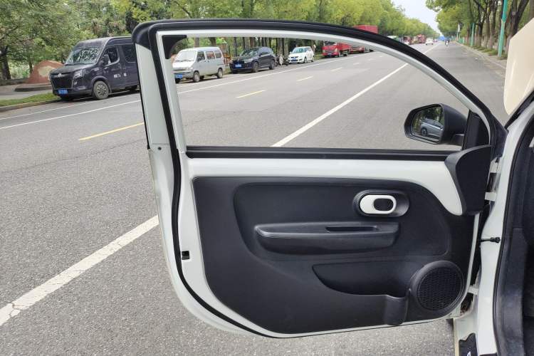 Used Roewe Clever 2022 311km QiQi BoBo Edition Interior 7