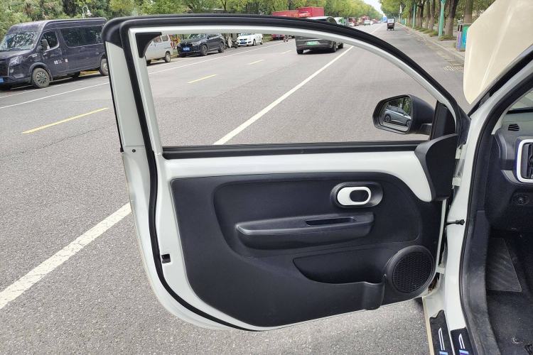 Used Roewe Clever 2022 311km QiQi BoBo Edition Interior 8